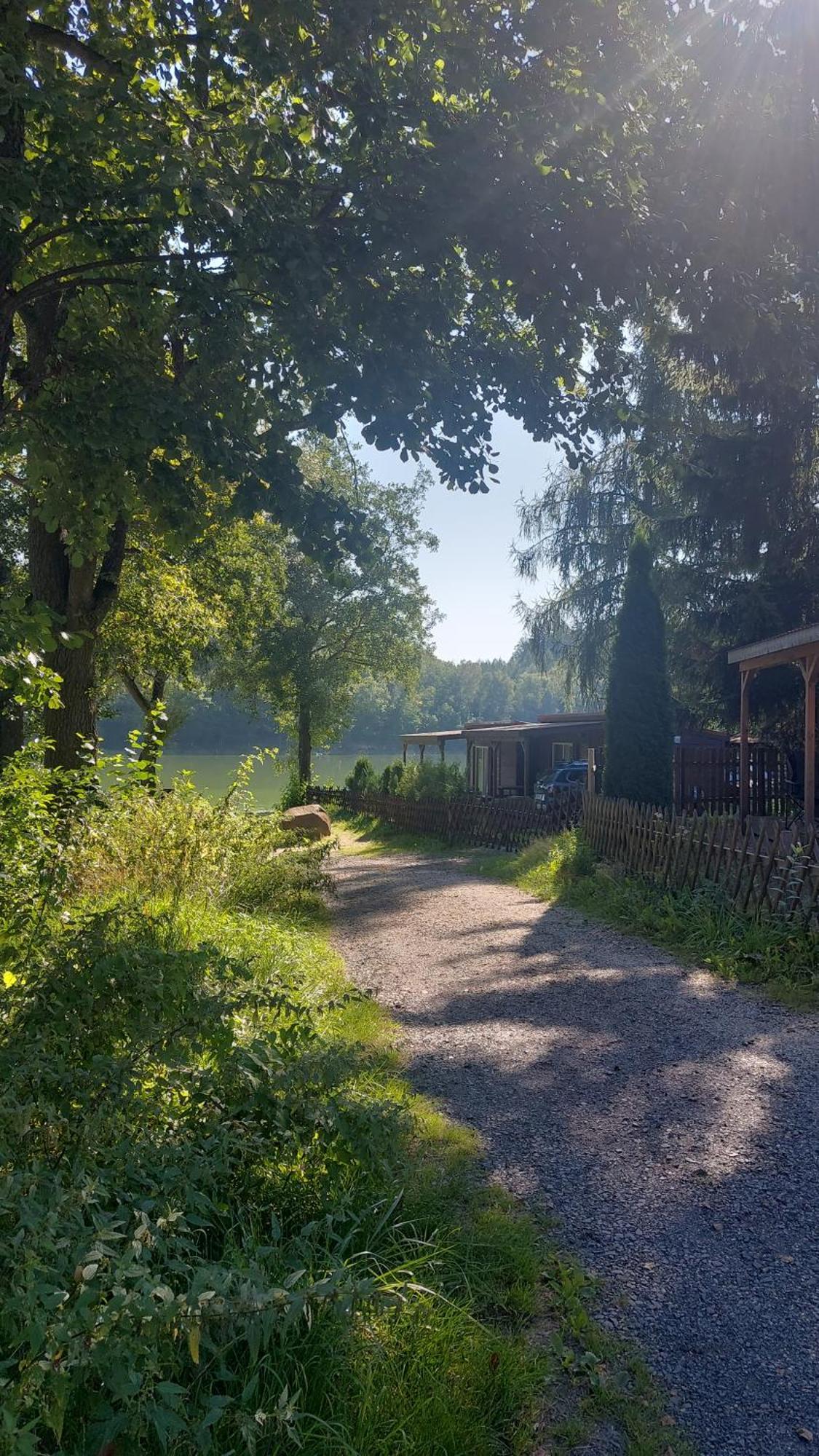 Domki Nad Jeziorem Karlowice Eksteriør bilde
