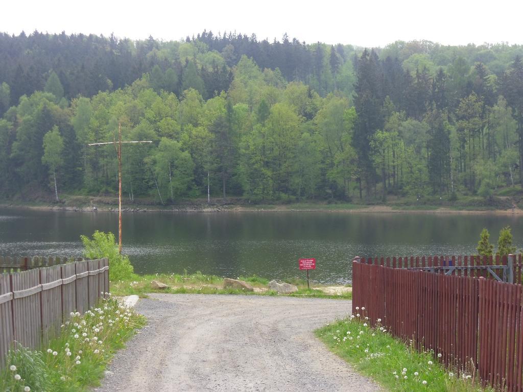 Domki Nad Jeziorem Karlowice Eksteriør bilde