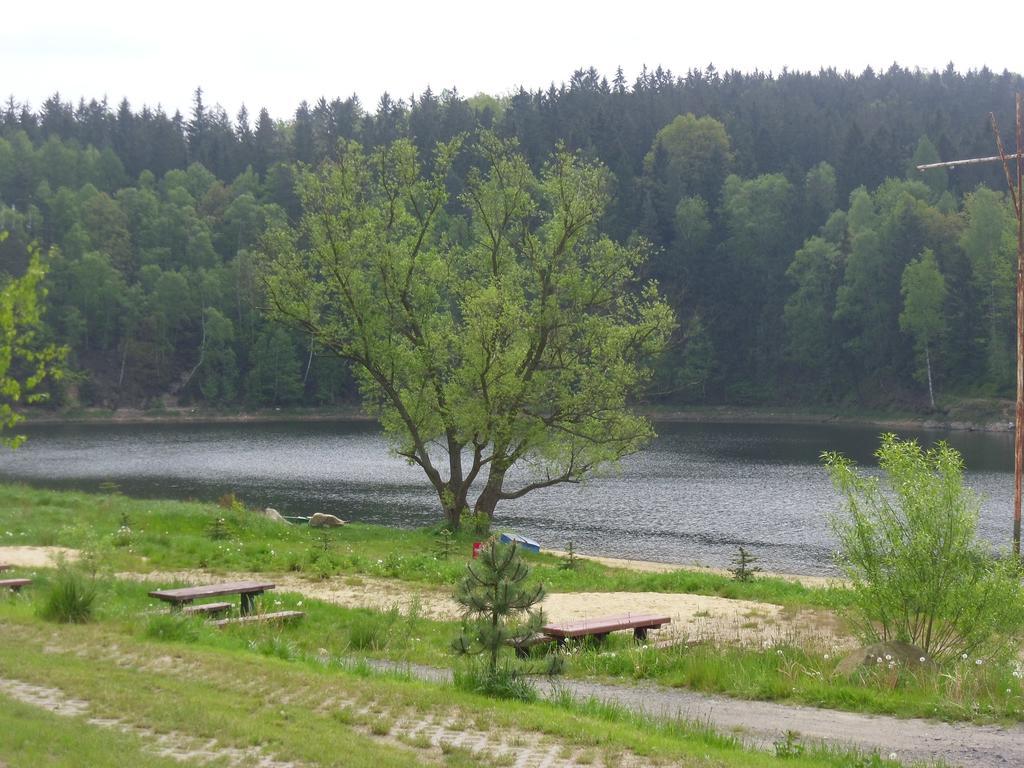 Domki Nad Jeziorem Karlowice Eksteriør bilde